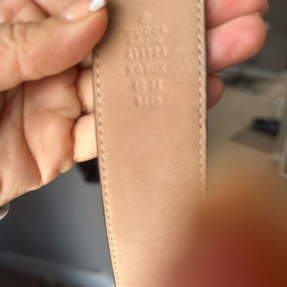 Authentic Gucci belt worn once. - Picture 2 of 3